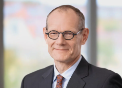 Siemens Healthineers, ricevuti finanziamenti per AI applicata alla salute materna; focus su riduzione carico nei laboratori e tempestivit&agrave; interventi