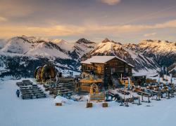 Corona a Milano Cortina 2026 con experience immersive, Casa Corona e TIME CERO: lifestyle olimpico per atleti e fan