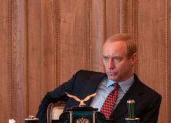 "Il Mago del Cremlino": pi&ugrave; che un film un documentario filosofico sui meccanismi del potere. Interessante e stimolante