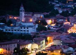 PERSONE ANORMALI - Episodio 44 - Per quel che concerne noi, fortissimamente affermiamo un puro mero e meraviglioso eppure incontestabile fatto storico, che intiero si annunzia e si rapprende in questa pur trasvolante frase: alle ore 15 del 10 maggio 1939 Mondov&igrave; &egrave; fascista!