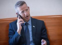 Gaza, segretario israeliano Fuchs lancia l'ultimatum e minaccia: "Hamas ha 60 giorni per disarmarsi, altrimenti torneremo in guerra"