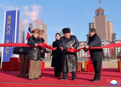 Corea del Nord, inaugurato da Kim Jong-un quartiere a Pyongyang costruito in onore di soldati morti con i russi in guerra Ucraina