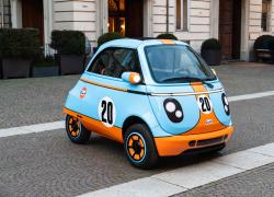 Microlino Tributo Porsche 917K Le Mans entra nella 777 Collection per Sara Levy: 2,5 m, 12,4 kW, 200 km autonomia