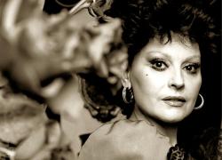 Addio ad Angela Luce, morta a 87 anni per grave insufficienza cardiaca la "diva partenopea" del teatro popolare e della musica