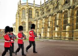 Arresto ex principe Andrea, un reale inglese in galera: l'inizio della fine per la famiglia Windsor e la monarchia britannica?