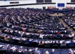 Dazi Usa al 15%, sospesa la ratifica dell&rsquo;accordo commerciale Turnberry con Washington, Trump: "Chi fa giochetti si becca tariffe pi&ugrave; alte"