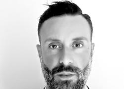 Arresto Carmelo Cinturrino, poliziotto 41enne chiamato &ldquo;Thor&rdquo;, girava con martello in boschetto Rogoredo, conosciuto anche come &ldquo;Luca&rdquo;