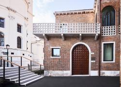 Nel 2026, Casa Sanlorenzo celebra 10 anni di impegno culturale con un ricco palinsesto che unisce arte, scienza, design e mare