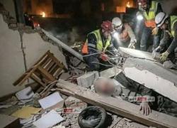 Khamenei "morto", ma unica foto prova &egrave; fake e generata con AI, corpo ayatollah sotto le macerie dopo raid Usa-Israele su suo palazzo