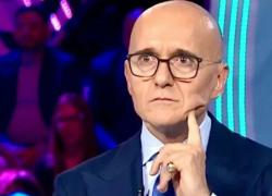 Io sto con Alfonso Signorini, senza se e senza ma; meglio succhiare vibratori che fare come Corona 