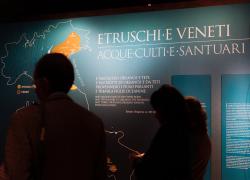 Venezia, inaugura la mostra Etruschi e Veneti. Acque, culti e santuari: un racconto intorno al mondo delle pratiche religiose antiche