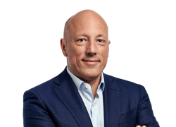 Amplifon risultati 2025, ricavi per &euro;2,4 mld (+1,7%), utile di &euro;159 mln (-15,4%), EBITDA per &euro;540 mln (-4,5%), indebitamento netto di &euro;1,045 mln