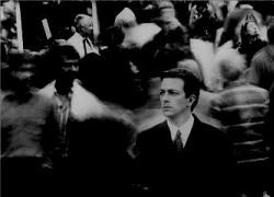 L'"uomo-folla", il sempre attuale protagonista de "La psicologia sociale" di Le Bon, sfruttato dalle egemonie politiche