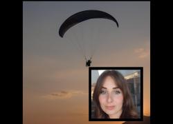 Tenerife, 28enne Cristina Colturi morta in un incidente in parapendio con l'istruttore, si &egrave; schiantata su una roccia in volo - VIDEO