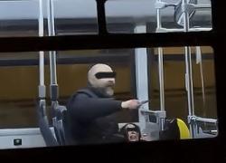 Morto suicida Antonio Meglio, il 39enne che aveva accoltellato la 32enne Alessia Viola a bordo di autobus a Napoli - il giallo delle minacce estorsive