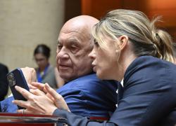 Nordio blinda la capo di Gabinetto Bartolozzi dopo attacco a magistratura: "Non deve dimettersi", Mantovano: "Frase infelice"