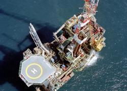 Usa autorizzano l'Europa ad acquistare il petrolio russo, rimosse sanzioni, Zelensky minaccia: "Non comprate il greggio"