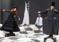 Cenerentola torna al Teatro della Pergola di Firenze con la regia di Armando Punzo e le musiche originali e disegno sonoro di Andreino Salvadori
