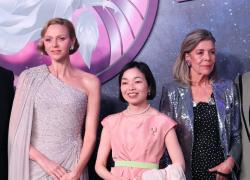 Bal de la Rose di Montecarlo, tra Charlene e Carolina ormai il &ldquo;gelo&rdquo; &egrave; d&rsquo;obbligo. Le due principesse si sono ignorate nel corso di tutta la serata