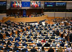 Migranti, ok del Parlamento Ue ai centri per i rimpatri nei Paesi terzi con 389 s&igrave;, 206 no e 32 astenuti, Meloni: "Ecco la direzione giusta"