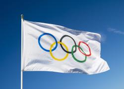 Olimpiadi, il Cio blocca le atlete transgender con l'obbligo di test genetici nelle gare femminili