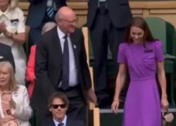 Kate Middleton alla finale di Wimbledon 2024, boato nello stadio al suo arrivo con la figlia Charlotte e la sorella Pippa - VIDEO