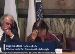 Ministro Roccella: “Gite ad Auschwitz servono a dire che l’antisemitismo è solo fascista”, Segre: “Ha scheletri negli armadi” - VIDEO