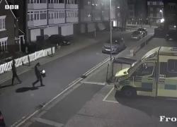 Londra, incendiate 4 ambulanze dell'organizzazione ebraica Hatzalah a Golders Green, Starmer: "Grave attacco antisemita" - VIDEO