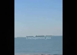 Iran, Stretto di Hormuz in tilt: centinaia di petroliere e navi cargo in coda per chilometri davanti al canale - VIDEO