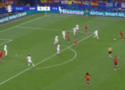 Europei 2024, clamoroso autogol di Calafiori al 55' di Spagna-Italia, palla rimbalzata sul ginocchio, poi rete - VIDEO