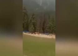 India, attacco terroristico nel Kashmir, uomini armati sparano su turisti, almeno 28 morti, fra le vittime potrebbe esserci un italiano – VIDEO