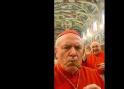 Conclave, cosa fanno i cardinali dopo l'extra omnes: dj party nella Cappella Sistina, banchettano con pizza e sushi, fumano sigari e canne ed esce fumata bianca dal comignolo - VIDEO IA