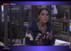 GF, Shaila furiosa urla contro Lorenzo, lui attonito, Helena e Javier scoppiano a ridere sui divani - VIDEO