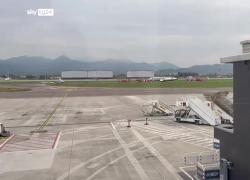 Scoppio pneumatico aereo Ryanair proveniente da Barcellona, incidente a Orio al Serio, 162 passeggeri e 6 membri equipaggio a bordo - VIDEO