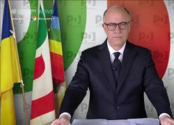 Fratelli di Crozza: Enrico Letta racconta come gli è nata l’idea di regalare ad Elly Schlein un melograno di ceramica