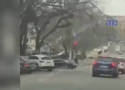 Odessa, attacco a Zelensky, esplosioni di missili a 150 metri dal convoglio auto con il premier greco Mitsotakis -VIDEO