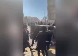Israele, ebrei ultraortodossi in protesta a Gerusalemme contro leva obbligatoria, oltre 13 agenti di polizia feriti, 4 arresti - VIDEO
