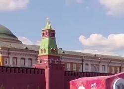 Mosca, parata del 9 maggio 2023, sfilano i missili nucleari e l'esercito russo nella Piazza Rossa per la Giornata della Vittoria; Putin: "Omaggio a chi ha combattuto nella Resistenza contro il Nazismo" - VIDEO