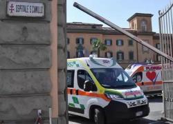 Roma, tredicenne ferito alla testa da colpo di pistola partito da arma del fratello, trasportato in gravissime condizioni al San Camillo – VIDEO