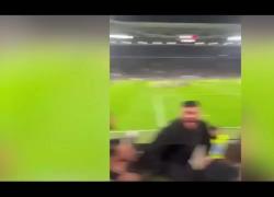 Lukaku espulso per 2 ammonizioni: esulta con saluto militare. Cori razzisti: "Scimmia del caz**" - VIDEO