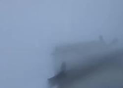 Aereo dentro all'uragano Milton in preda alle turbolenze, dimensioni tempesta raddoppiate in 24 ore, 3mila voli cancellati - VIDEO