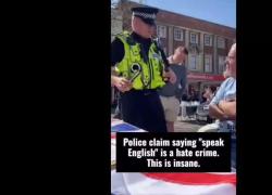 Uk, polizia britannica accusa uomo sordo seduto in panchina di crimine d'odio per aver detto "parla inglese", lui si difende: "Ho detto 'Parla chiaro'" - VIDEO