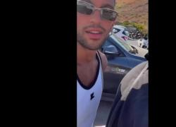 Mahmood e Riccardo Tisci sono insieme? Il VIDEO in motorino che fa scoppiare i rumor