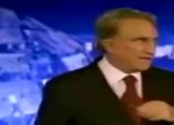 "Che figura di merda", la gaffe di Emilio Fede del 2003 durante un fuorionda del Tg4 diventata un tormentone - VIDEO