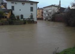 Allerta rossa al nord, frane in Liguria e Toscana, stop treni Milano-Venezia, Zaia: "Sono ore complesse per le condizioni meteo" - VIDEO