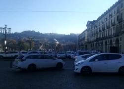 Sciopero taxi oggi a Torino contro il Ddl Concorrenza: "Non uccideteci". VIDEO