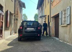 Parma, donna accoltellata dal marito tunisino, è grave, l’uomo morto in un incidente stradale dopo la fuga - VIDEO
