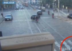 Milano, 59enne aggredisce donna in auto, la immobilizza e le strappa orecchini dal valore di &euro;100mila a Porta Vercellina: arrestato - VIDEO