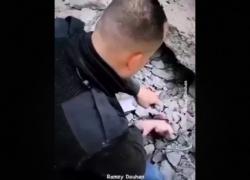 Gaza, bimbi estratti vivi dalle macerie dopo ore, continua la strage degli innocenti nella Striscia, Unicef: "Orrori inimmaginabili" - VIDEO