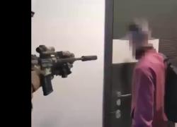 Ucraina, arrestato il giornalista Gonzalo Lira  dal servizio di sicurezza per "aver sfiduciato l'esercito e il Governo Zelensky" - VIDEO